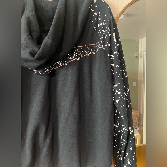 Nike Women Black Hoodie with Terry Cloth Pocket 
Size Large - Picture 9 of 13